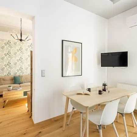 Innovative Upscale 2-br Flat In Premium Location *